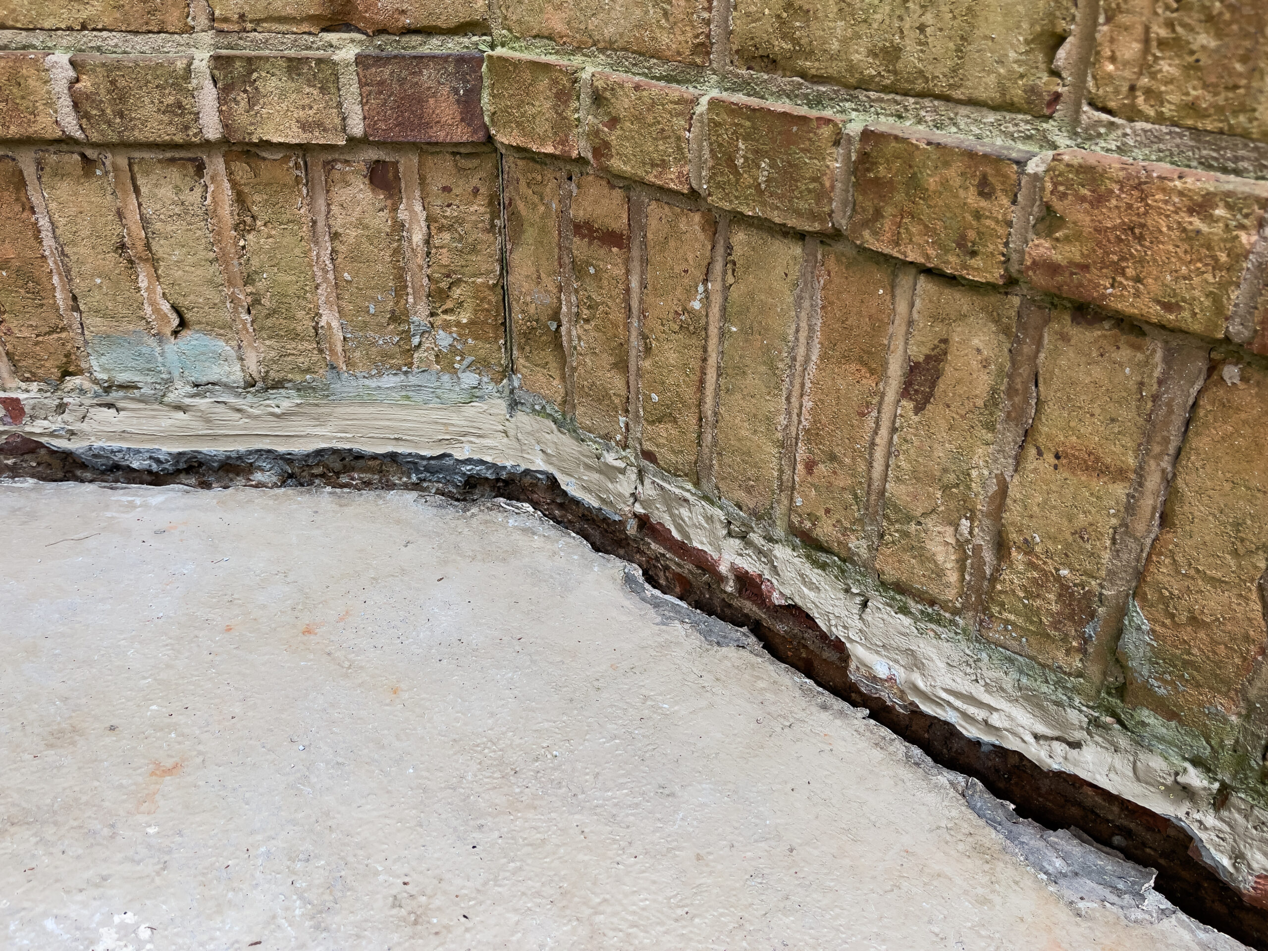 Sinking foundation is one of the common foundation issues in older homes. 