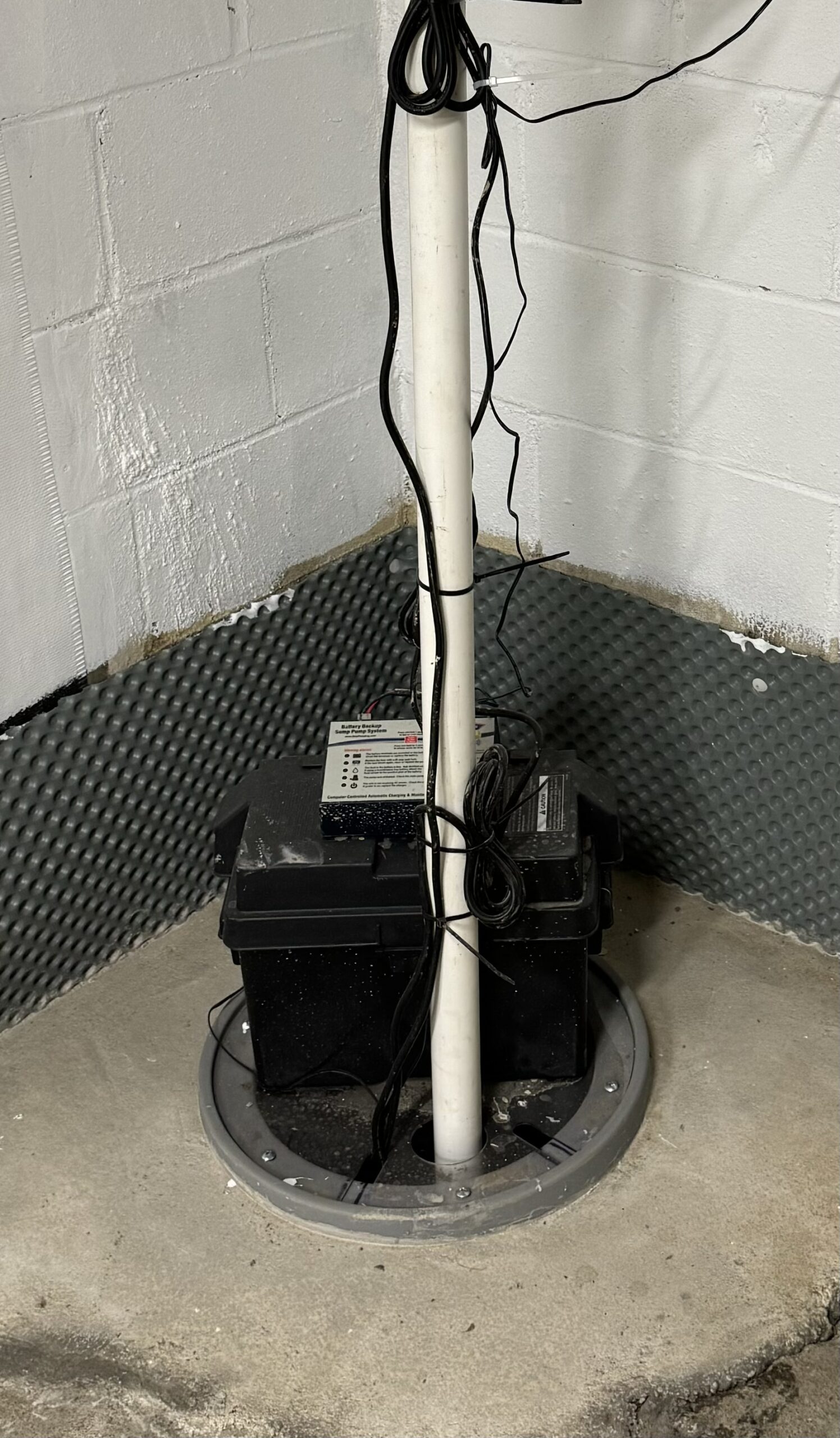 A battery backup sump pump operates when the main pump doesn't work due to power outage.