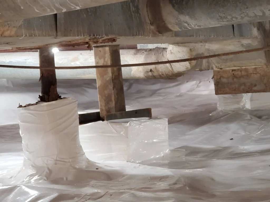 Clean white vapor barrier in encapsulated crawl space